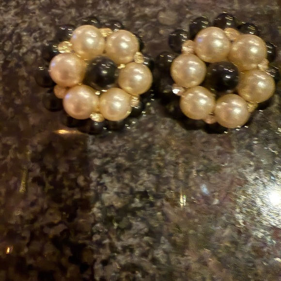 Vintage Elegant Black and Pearl Rhinestone Cluster Earrings Clip back - Picture 10 of 10